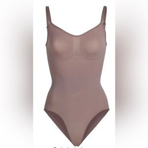 Skims scuplting bodysuit with snaps